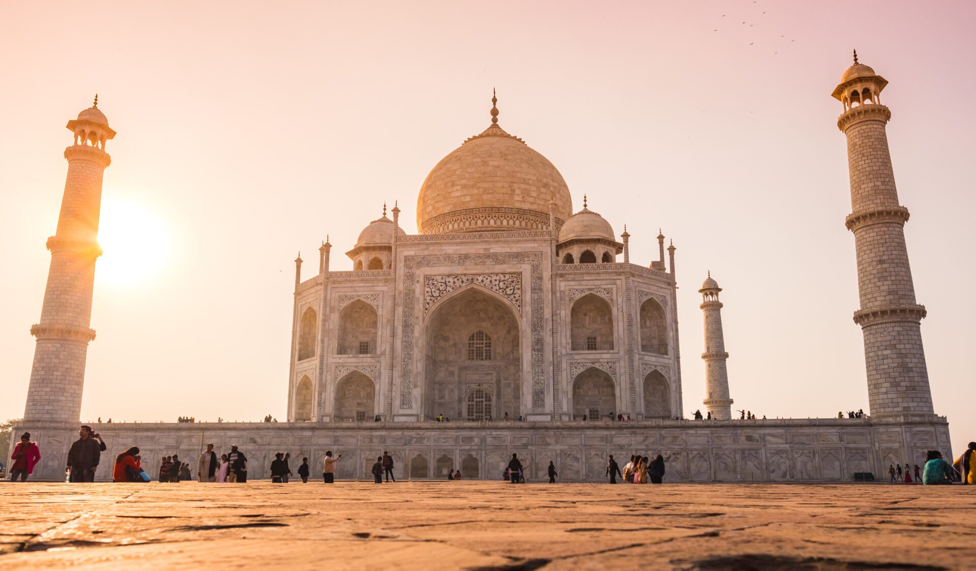 Taj Mahal visiting hours